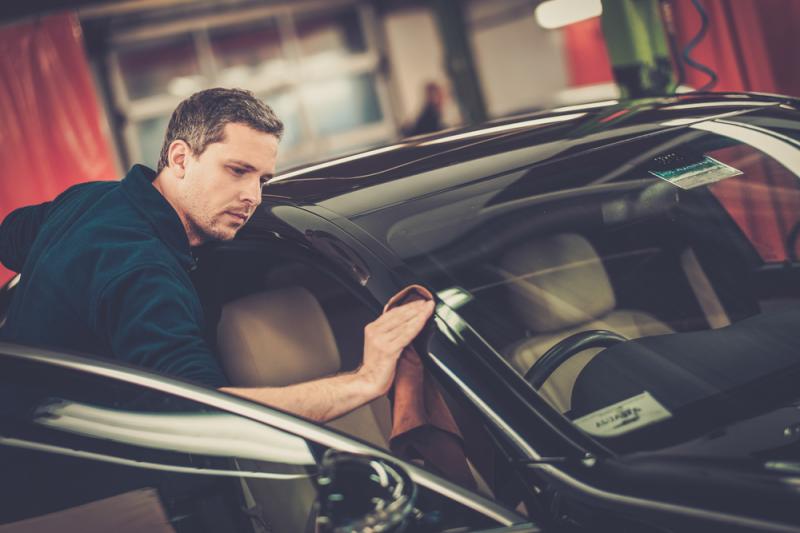 Carros automáticos: entenda os mecanismos, vantagens e benefícios para uma condução mais confortável e segura.